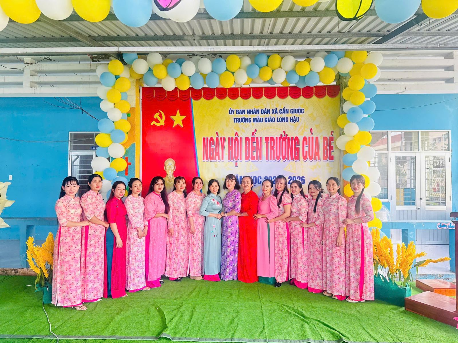 Sáng ngày 05/9/2025, hòa trong không khí tưng bừng, phấn khởi của ngày hội “Toàn dân đưa trẻ đến trường”, Trường Mẫu giáo Long Hậu long trọng tổ chức ngày hội đến trường của bé  năm học mới 2025 – 2026.