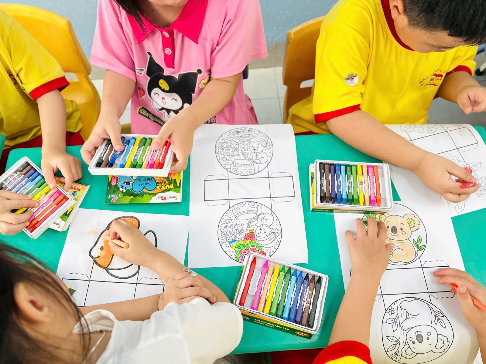 Một ngày đến trường của bé.