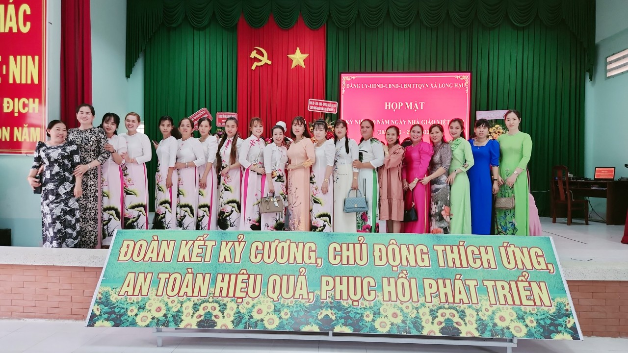 Kỷ niệm 40 năm ngày nhà giáo Việt Nam 20/11/1982- 20/11/2022